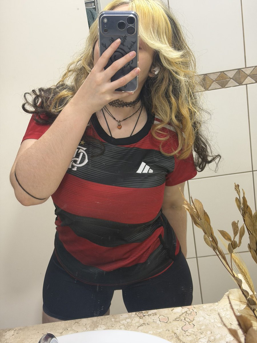 lhuameow's tweet photo. namorariam uma flamenguista? eu começo

me: NAO! https://t.co/uI2aW8xtYB