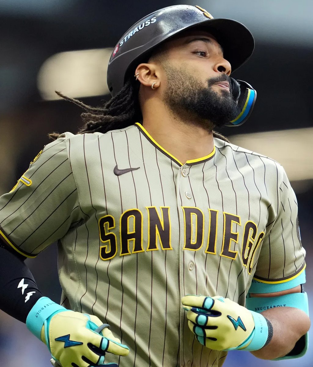 KalshiSports's tweet photo. JUST IN: A Kalshi user has a $259,600 position on the Brewers to beat the Padres in Game 3 tonight. 

Potential payout of $590,000. https://t.co/snUPvYCIRY