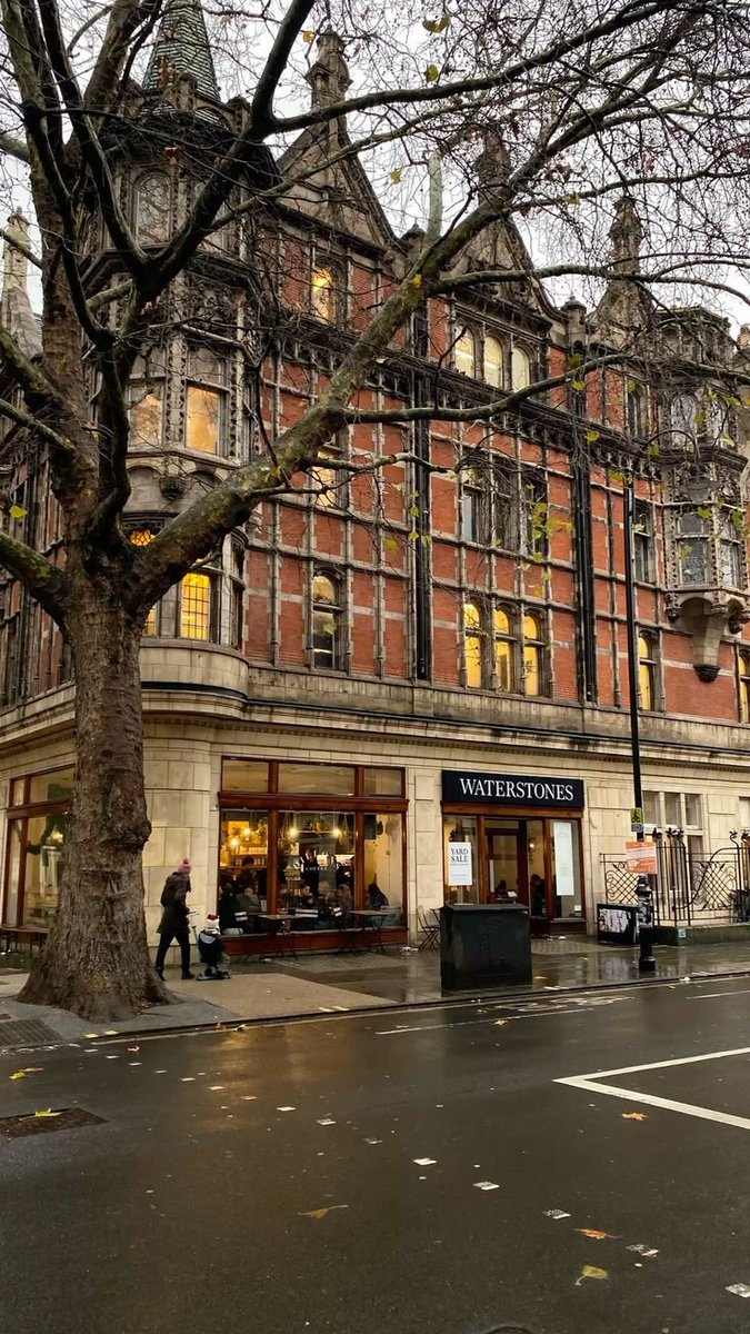 echoesofworld's tweet photo. london https://t.co/Celo7JVRYT