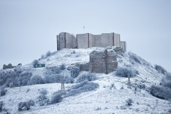 FatonLatifi3's tweet photo. Arian Mavriqi - Photography 
23 Shkurt 2023
 ·
#Kalaja e #Artanes ne 3 sezona te ndryshme! https://t.co/KfpG0idy6l