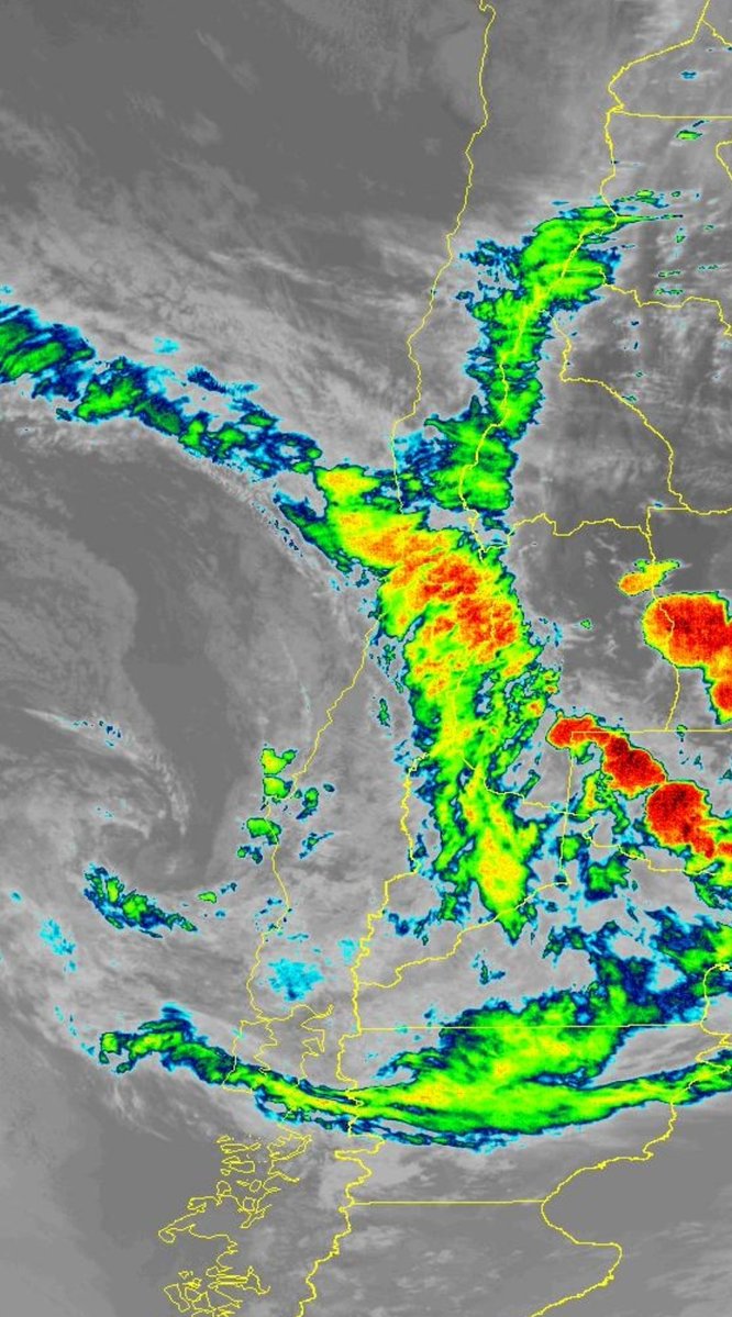 davidurra7's tweet photo. Imagen satelital actual: nubosidad bastante desarrollada y topes fríos altos.

Precipita de forma INTENSA en toda la Región Metropolitana, Valparaíso y parte de O’Higgins.
Hay localidades bordeando los 100 mm.

Próximamente, el aviso de tormentas para los próximos días. https://t.co/A2d7KERhwn
