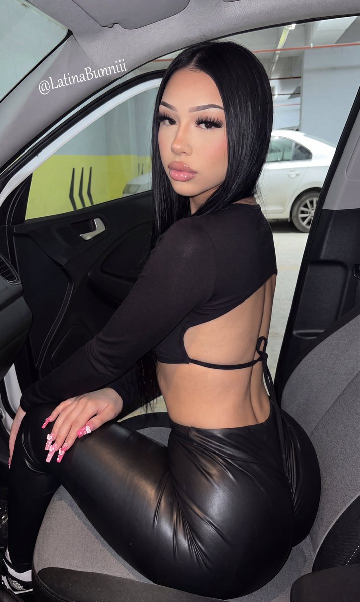 LatinaBunniii's tweet photo. Drop me off at my bull's place cucky https://t.co/GCB0uNLbGL