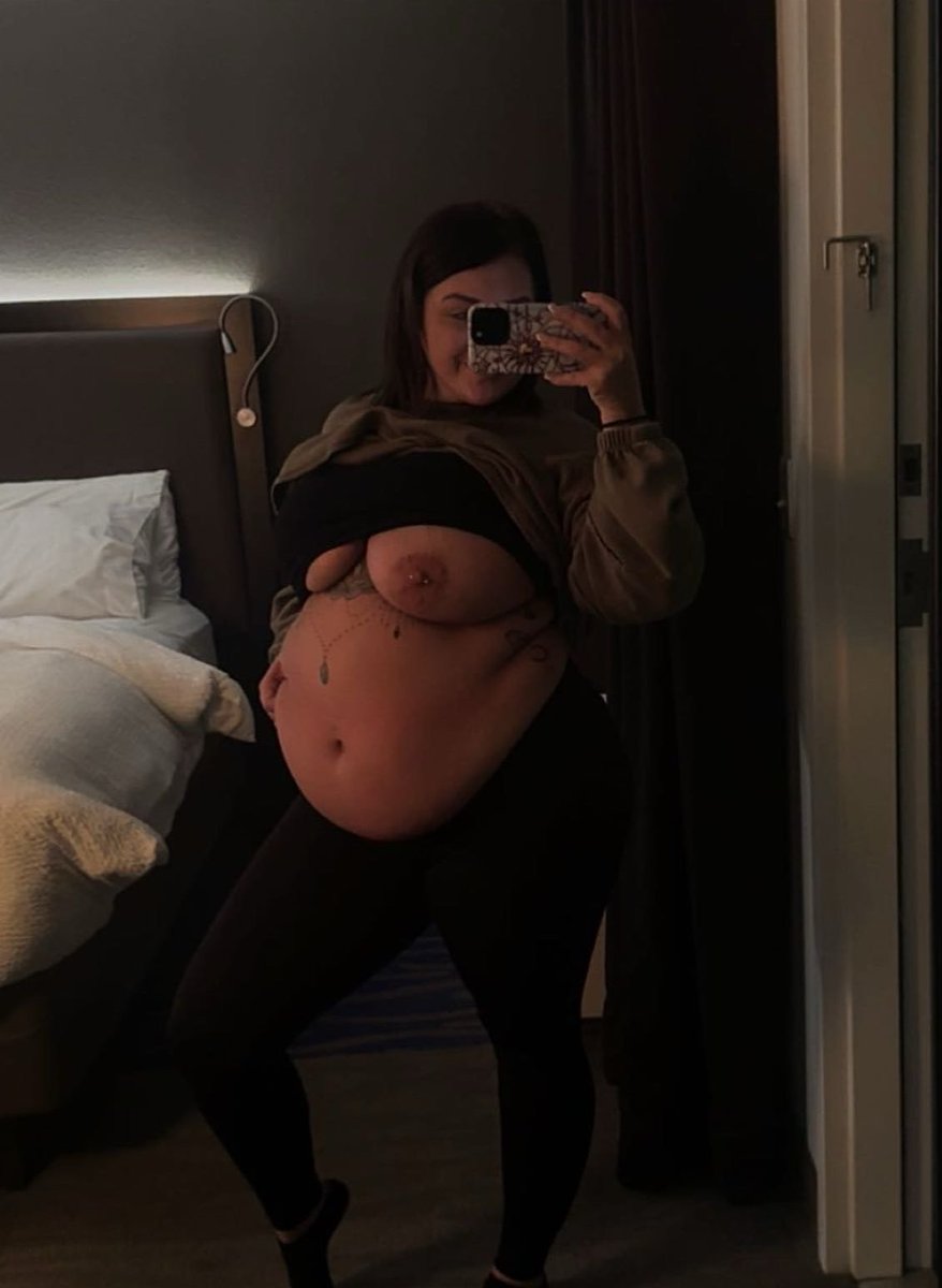 Elizabethhh1634's tweet photo. Tummy\titty Tuesday 🍩
.
.
.
https://t.co/dHY5apcHy1
#fat_belly #Gettingfatteronpurpose #glow #progress #feedme #fatmommy https://t.co/UsDMKBydbW
