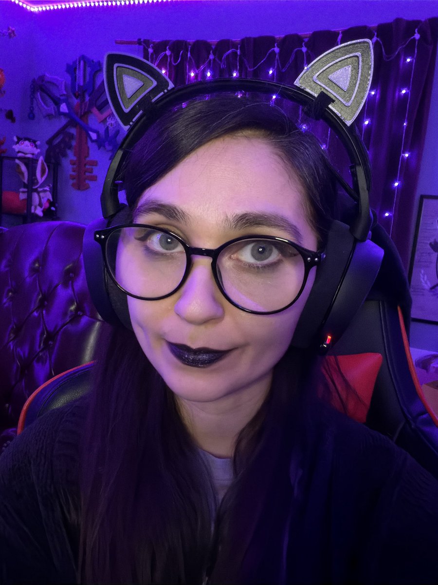 Divatron9000's tweet photo. Having a rough day, come drown in games with me plz 💜

https://t.co/AsFvNojXMj https://t.co/1izm9QM9GT