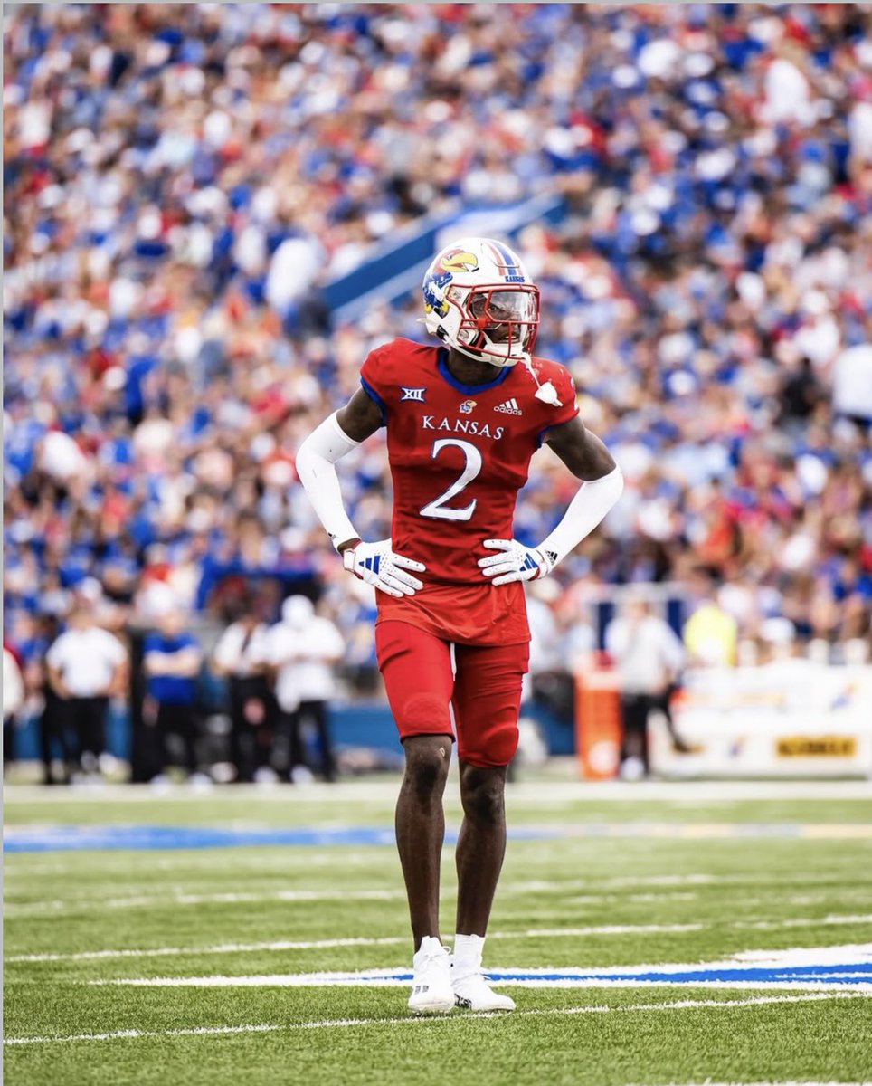 MvpKason's tweet photo. After a great conversation with @CoachTSamuel I’m blessed to receive an 🅾️ffer from Kansas University @KU_Football #ROCKCHALK #AGTG 

@CoachC_Osunde @CoachJ_O @Coach_Hanson2 @ahscoltfootball @pnelly73 @MikeRoach247 @samspiegs @adamgorney @malloryhartley @DemetricDWarren https://t.co/CRC2Fxk1zv