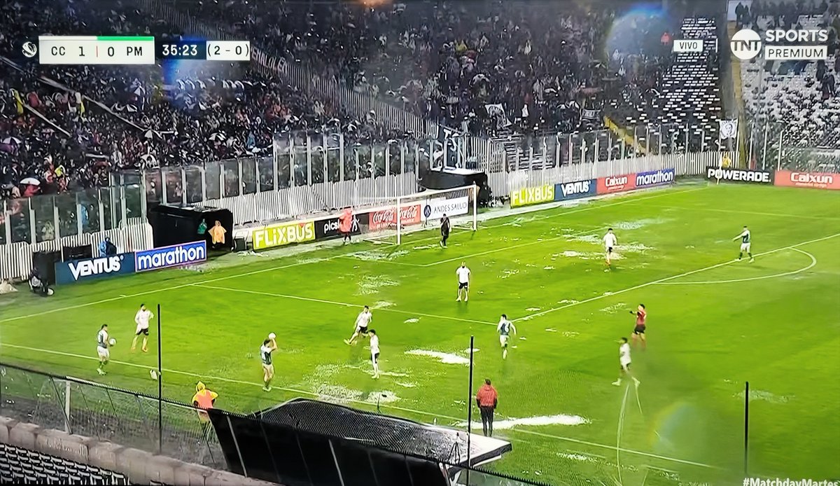 JonathanVi49357's tweet photo. El Monumental inundado...
#MatchdayMartes
#CopaChileCocaColaZeroAzúcar
#VamosColoColo #VamosCacique https://t.co/VAphrFJ8dT