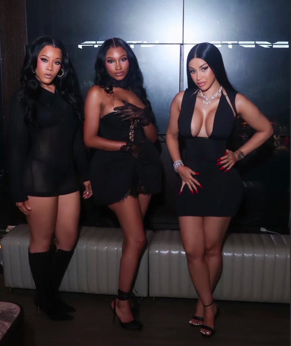 BardiUpdatess's tweet photo. Cardi B with her best friends Kita and Sweetness. ❤️ https://t.co/Y5rc4fMHyv