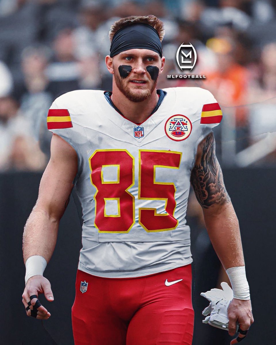 MLFootball's tweet photo. SHOULD THE #CHIEFS TRADE FOR TREY MCBRIDE…?

Kansas City could leverage a FIRST-ROUND PICK plus additional draft capital to make Arizona an offer they cannot refuse.

Pairing McBride with Patrick Mahomes would give the Chiefs another elite weapon for years to come.

👀👀👀 https://t.co/p6FdMDYeVI