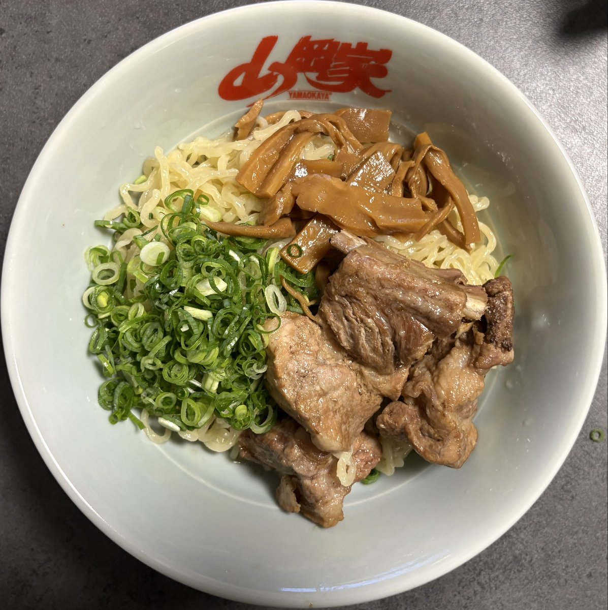 menchankitakyu's tweet photo. 2026年【176〜178杯目】🍜

《家麺》
きのことウインナーのペペロンチーノ
油そば
長浜とんこつラーメン

10月3〜5杯目✊
家で食べたものをまとめてドーン💥
最近このカップ麺にハマりすぎて
夜ご飯の後のおやつでも食べててやばい🍪 https://t.co/aZDvvVSSUS