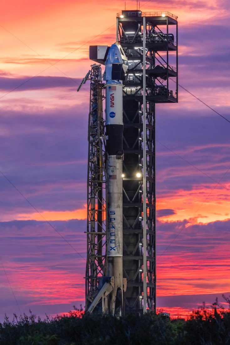em_xspace11's tweet photo. Three Falcon rockets vertical at three of our launch pads in Florida and California → https://t.co/AYoEM7EQHA https://t.co/aylF6LDrxH