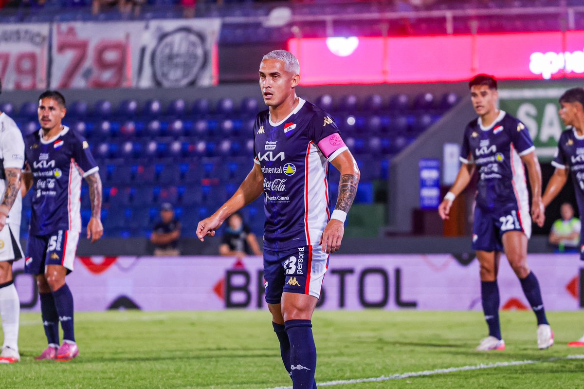 CopaDePrimera's tweet photo. ⏱️ 90’
➕ Se juegan 4 minutos más.
➡️ @elClubOlimpia 1
➡️ @clubnacionalpy 1
🗓️ Fecha 13.
#ClausuraAPF2026 🇵🇾
#CopaDePrimera 🏆 https://t.co/0oIB29b33z