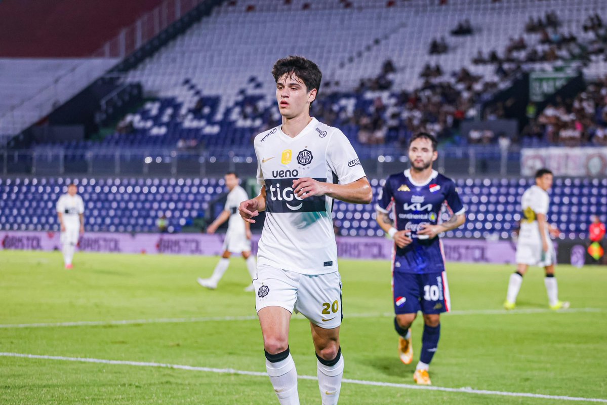 CopaDePrimera's tweet photo. ⏱️ 90’
➕ Se juegan 4 minutos más.
➡️ @elClubOlimpia 1
➡️ @clubnacionalpy 1
🗓️ Fecha 13.
#ClausuraAPF2026 🇵🇾
#CopaDePrimera 🏆 https://t.co/0oIB29b33z