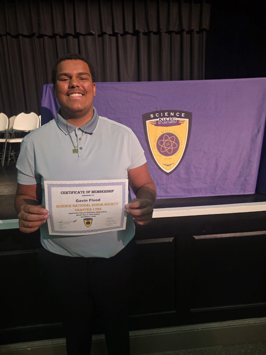 RVREDDEVILS's tweet photo. Congratulations to Gavin for being inducted into the Science National Honor Society tonight!
#PROUDDAD #ITSAGREATDAYTOBEAREDDEVIL https://t.co/0CVVC44pXJ