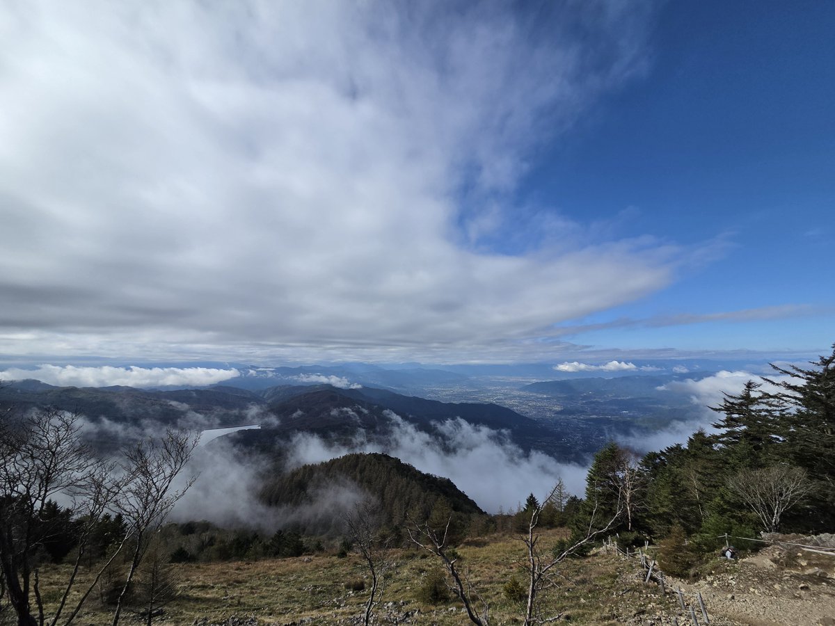 toi_mountain's tweet photo. 大菩薩嶺(2,057m)初登頂！！！
景色が良すぎる…！来て良かったー！ https://t.co/7Zoq9etJgW
