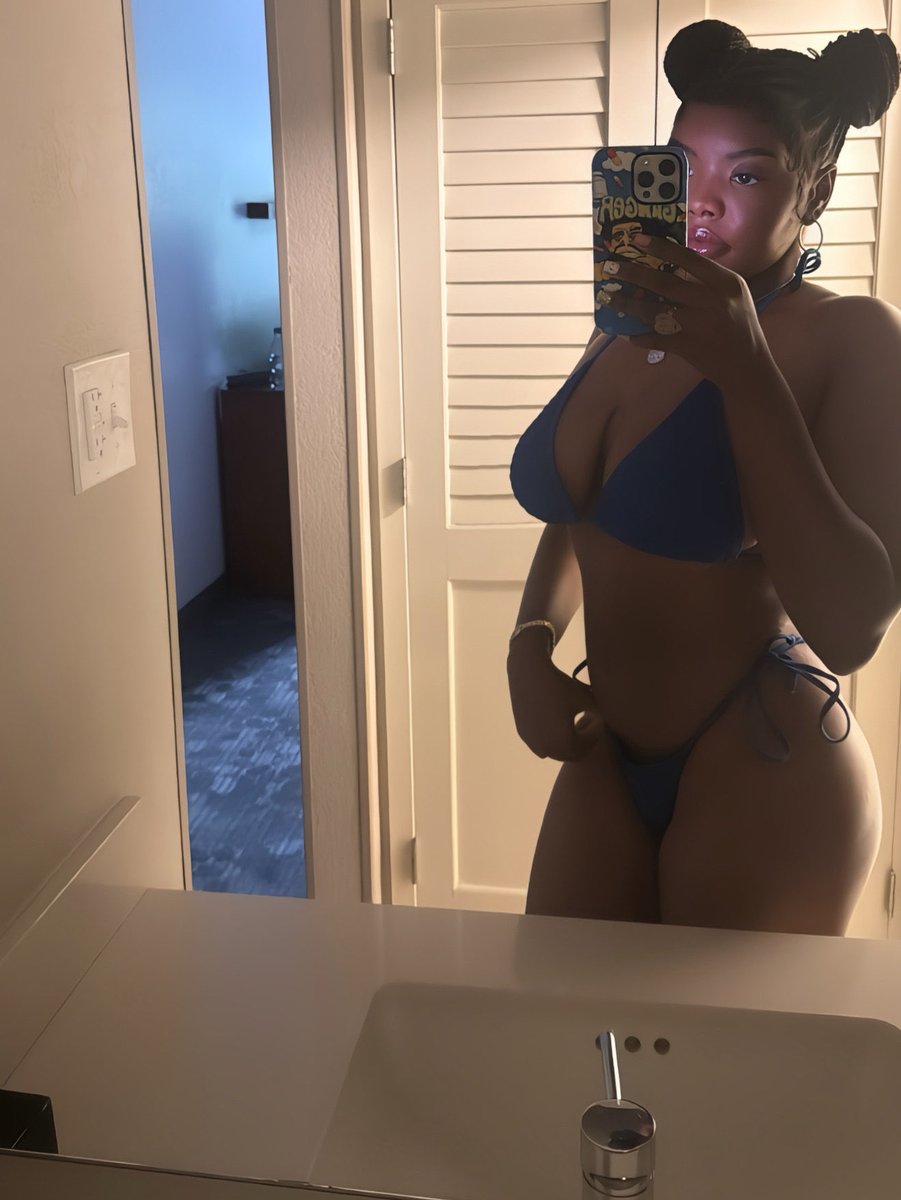 gobrokeonjc's tweet photo. 👙 https://t.co/zdIlwdp3Fr