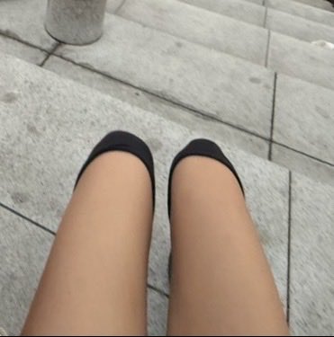 urez_me's tweet photo. Good morning oomfies! I was looking at this pic I took yesterday.. starting to feel like my legs got fatter :/ 🤍🪽 https://t.co/KVKNzPCrZ1