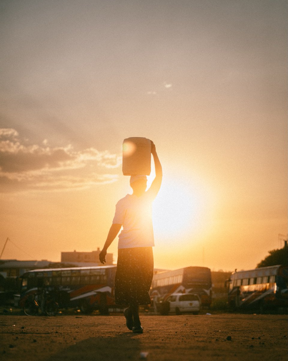tw_donbrilliant's tweet photo. Golden hour in Lira City hits different ๐
Sending postcard views from the Pride of the North as the sun dips over everyday life, simple routines, and timeless beauty. โ๏ธ๐ฒ
#NorthernUganda #ExploreUganda #Lira
๐ธMwesigwa Joel