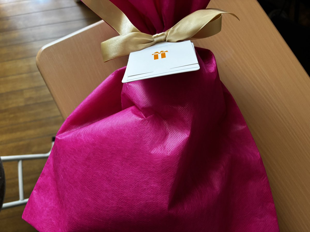 Fantos3G's tweet photo. おわわわわ!!!!
高校時代からのズッ友から誕プレでスンスン届いたあああ!!!!
スンスンをプレゼントするって聞いてたけど思ってたよりデカい！！
ずーーっとスンスンぬいぐるみ欲しいと思ってたから嬉しすぎて泣く😭
この子と一緒に絶対ぬい活する😭
 #パペットスンスン https://t.co/sYDXe4tZH9