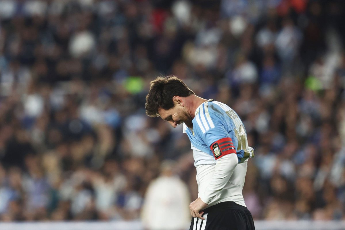 BarcaArchiveHQ's tweet photo. Lionel Messi #AD10S 🐐 https://t.co/Ejk1Q7ZrEy