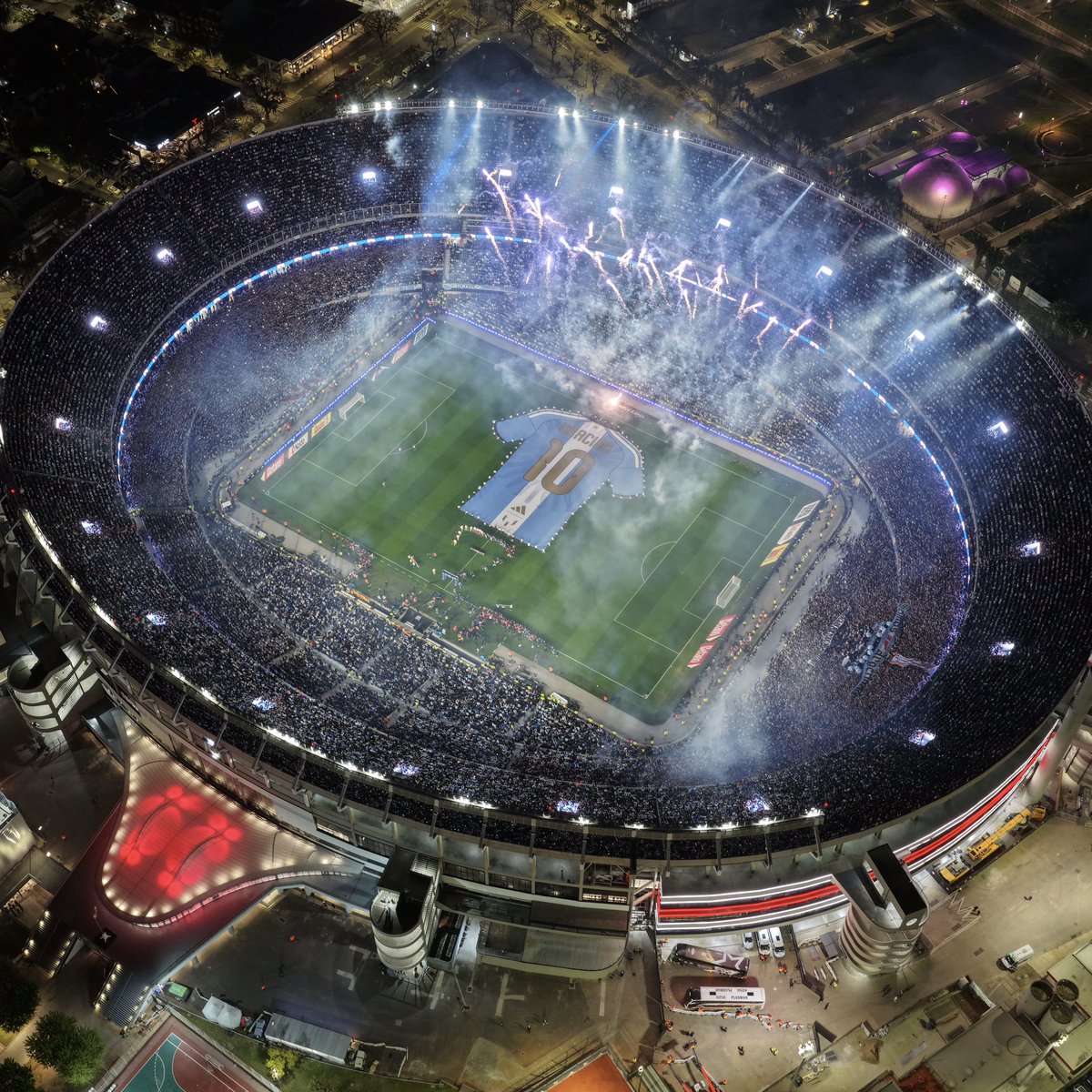 GlobalCARP's tweet photo. The Monumental. Our home, your house. 🏟️

MESSI 🔟🇦🇷 https://t.co/5C5855Lhr2