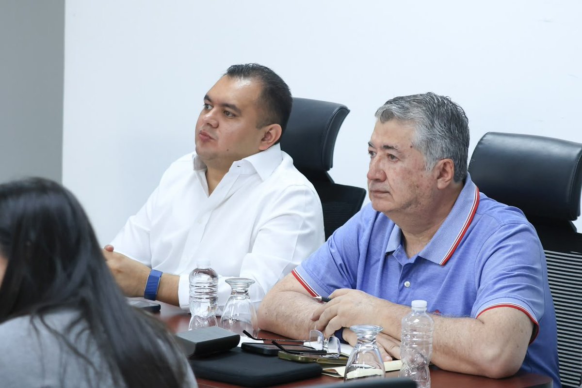 televisur's tweet photo. 💰 Finanzas evalúa ajustes al presupuesto para reducir el gasto corriente y priorizar la inversión en 2027. También revisa recursos para seguridad, sequía, subsidios energéticos y analiza implementar la facturación electrónica para combatir la evasión. https://t.co/9hRaKkQ6XG