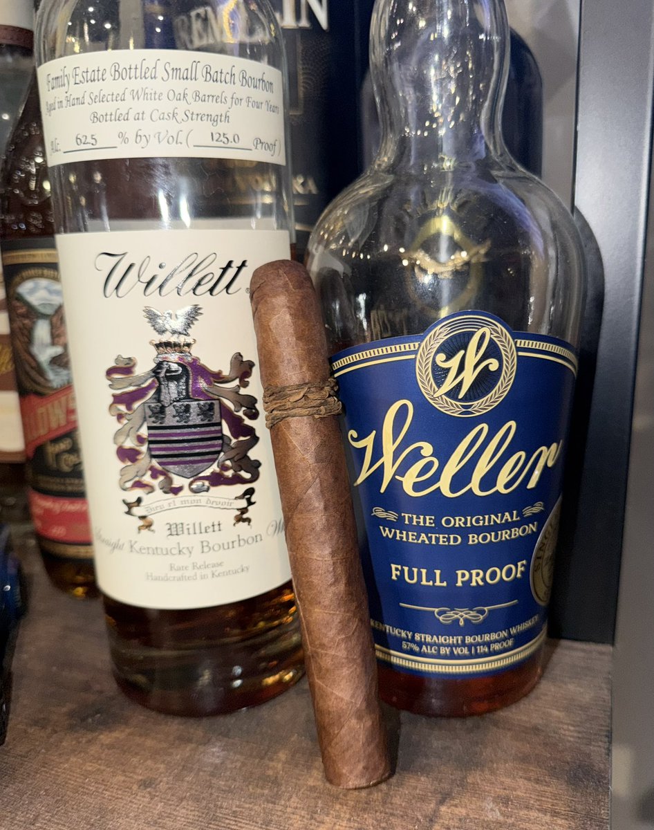 MRmidwestcouple's tweet photo. Tuesday shenanigans! Let’s smoke one! #Tuesday #Smoke #Cigars #Amazon #Weller #PurpleTop https://t.co/vgjQspIZhU