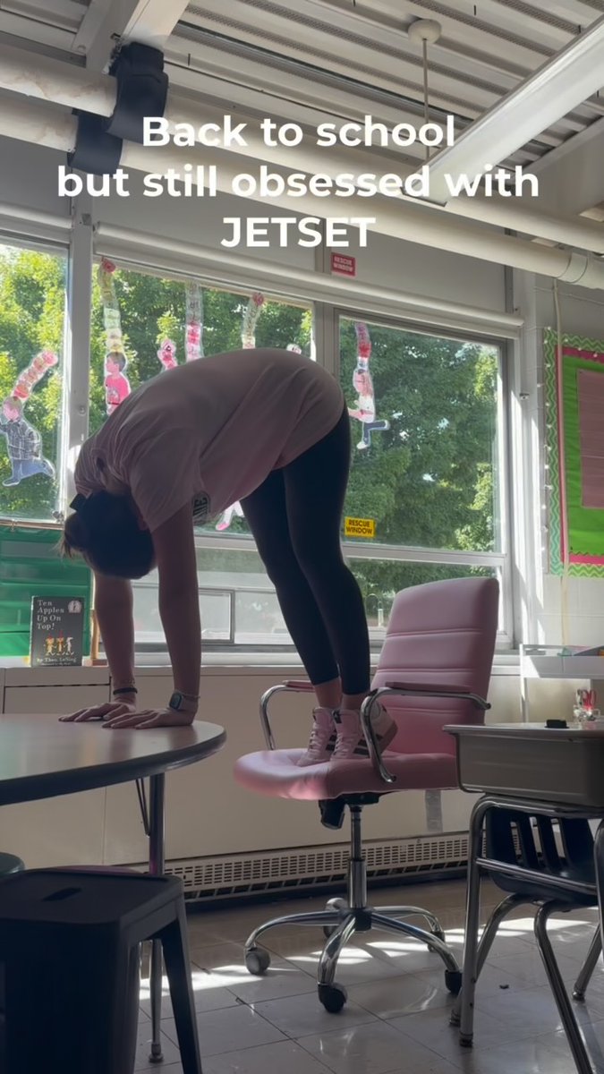 dororodf3278's tweet photo. Teaching lunges > teaching long division

Our instructors are back to school—teaching in the classroom by day and bringing the shake to the studio morning or night. https://t.co/Ed03uMeXOU