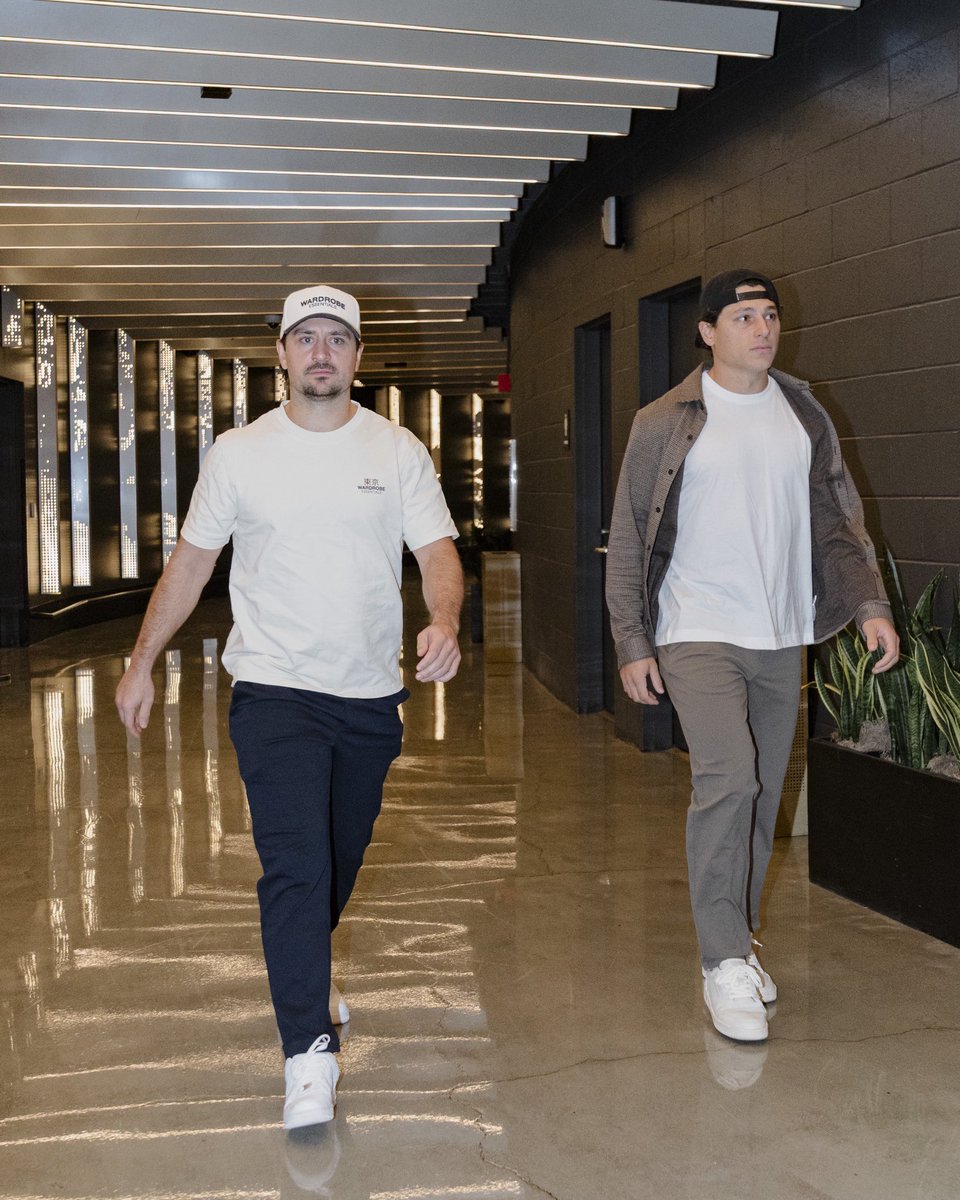 LAKings's tweet photo. First fits at home 🤩 https://t.co/rVR1nmz5m9