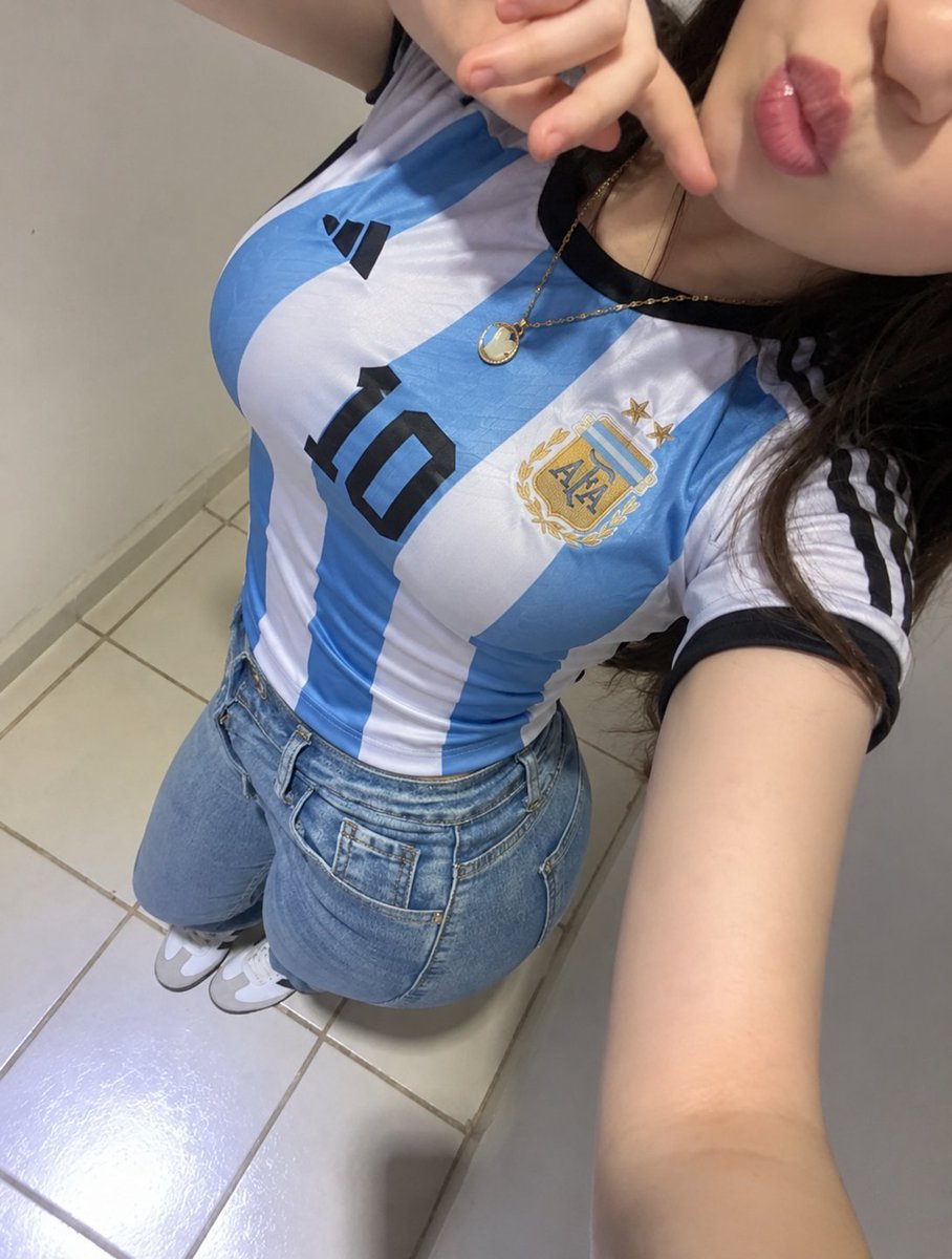 AmericaProsti's tweet photo. Ya enseñenme sus capturas les mando mi foto🩷 de lo que esconde mi playera💙
https://t.co/08IO45iWRd https://t.co/p5ZG6mRZU5