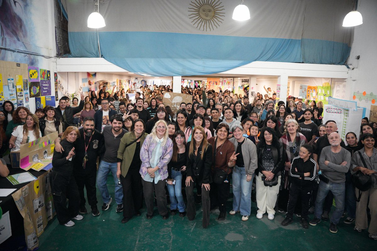 agevaperonof's tweet photo. Con los Proyectos especiales Fines Eva Peron Realizamos la muestra “Mapeos Colectivos FINES: memoria, identidad y futuro” 📚

Porque historizar los barrios es una tarea fundamental que nos permite comprender la evolución de las ciudades, preservar la identidad barrial

👇 SIGUE https://t.co/ivH7kiJeRF