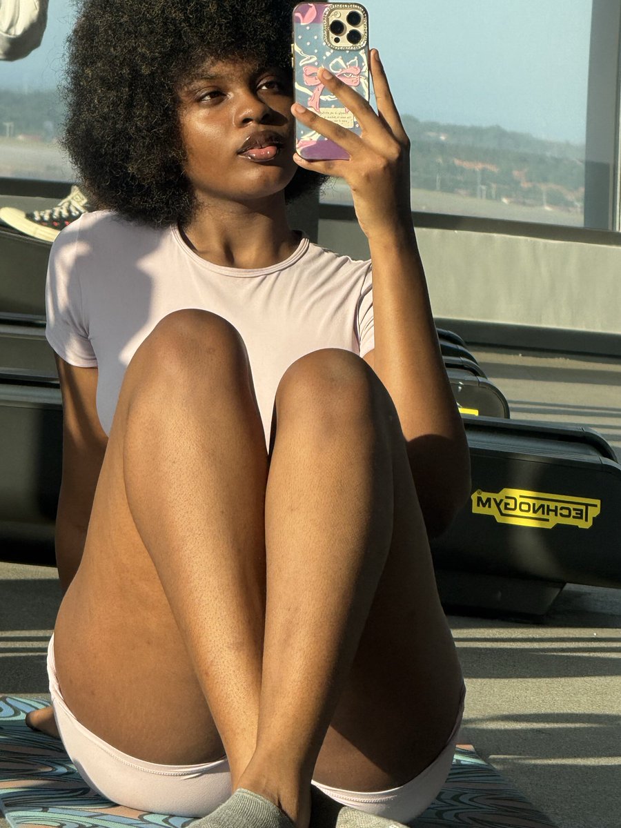 a_mbroba's tweet photo. Name somebody hotter than me in Ghana I’ll wait🤭 https://t.co/1nBn7Whtbr