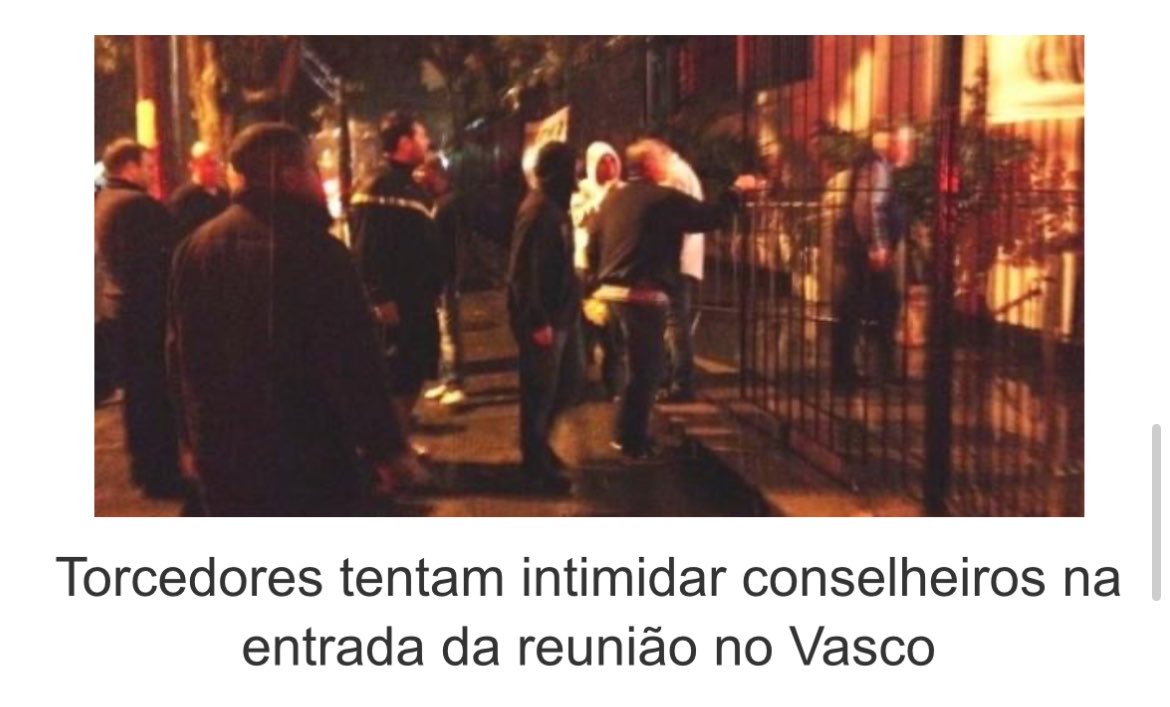 raphazarko's tweet photo. Reunião na sede da Lagoa, em 2014, que cobri no Vasco. Pressão de organizadas, o “sim” como “salvação”/“obrigação”, o “não” como “traição”. O poder muda de mãos e tudo se repete. https://t.co/n9k3hwmhtR