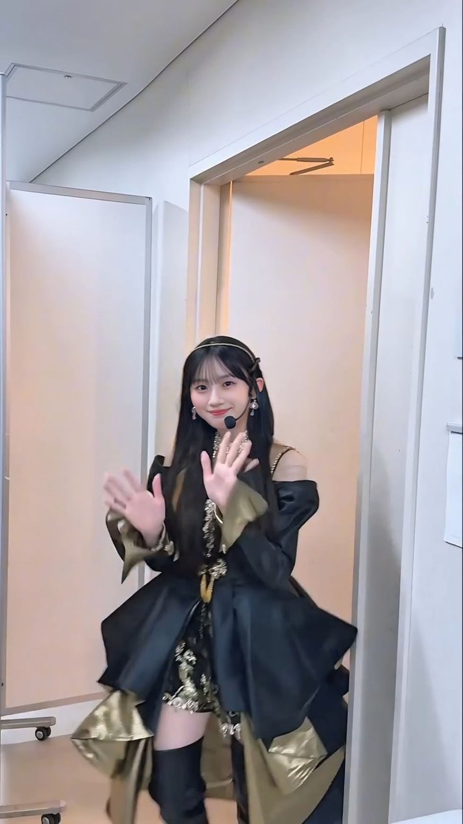 kneifalexander's tweet photo. どんな衣装でも着こなす川崎桜…胸と脚、腋までたまらない😳 https://t.co/V0DicC8NHk
