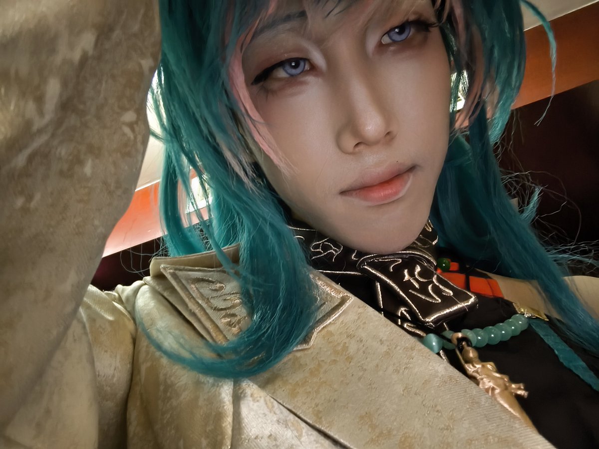 Chen_Xun_LLL's tweet photo. #明日方舟 #cos #男娘cos 给我玩美了，虽然没去成漫展 https://t.co/V8vdZ6FUWc