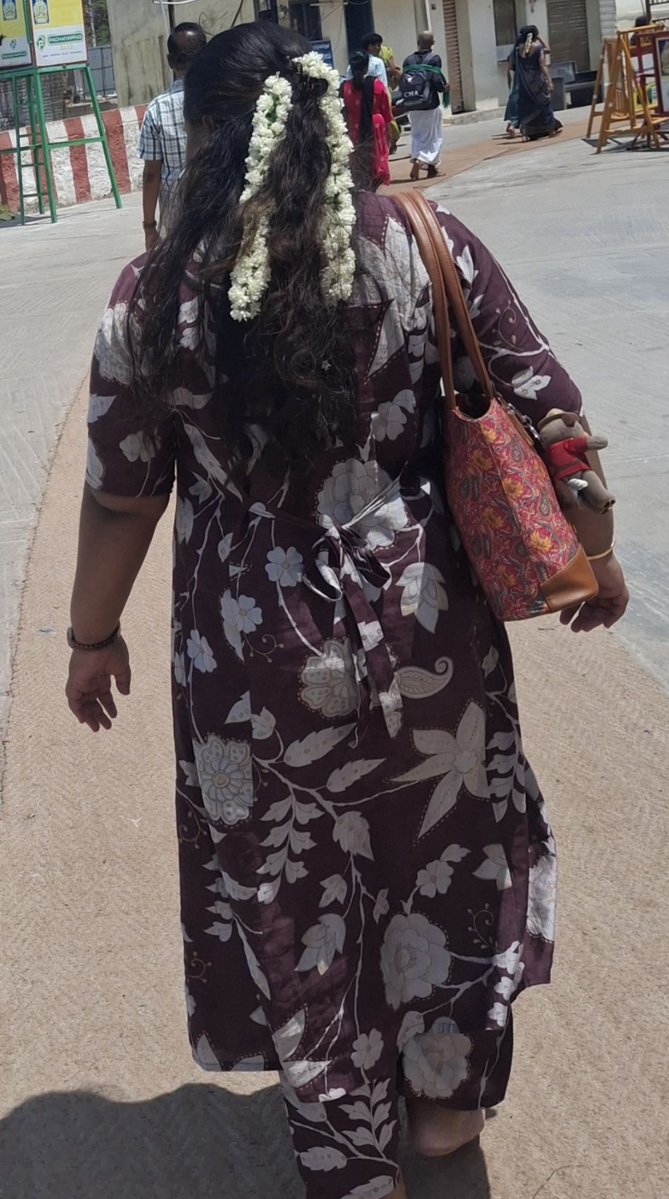 boultboy30's tweet photo. Follower oda anni 🥵 base perusa Iruku.. nalla vitu sorugi eduthuruku pola
#hotass #bigtitsmomِmy #boobs #dusky https://t.co/QIeimDb6lv