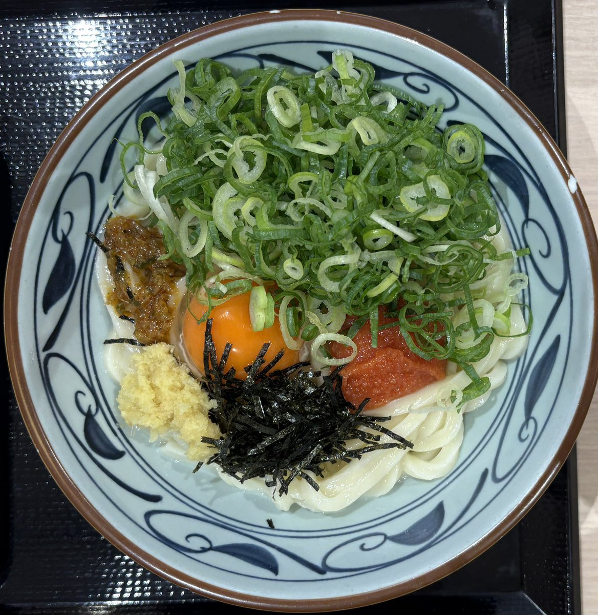 menchankitakyu's tweet photo. 2026年【179杯目】🍜

《丸亀製麺 ゆめシティ》
明太釜玉 大
明太子おにぎり＋芋の天ぷら

10月6杯目✊
フードコートから撤退しつつある丸亀、
もせきのゆめシにはあるから助かる😭💓 https://t.co/bjOAps2alV