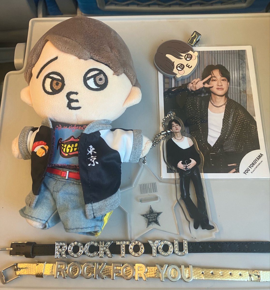AB8_risa's tweet photo. オーラスの地、東京に向かっています！
楽しみ、寂しい、悲しい…
いろんな気持ちが混在してますが、横山さんが最高のステージで締めくくれるよう盛り上げたい！
横山さんが『また絶対やりたい！』って思えるようなオーラスにしたい！！
#ROCK_FOR_YOU 
#ROCK_FOR_YOU_LIVE_TOUR
#横山裕 https://t.co/Ga9sdIiXbQ