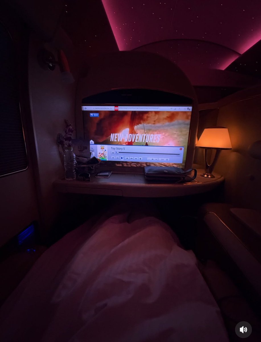 aomgh1ghrarea's tweet photo. Jay Park flying Lngshot out on Emirates First Class on HIS tour… for a grp that is only 10 months old, from a small company, these kids are really spoiled 😭

Mind you his guests and dancers guarantee comes from Jay’s paycheck https://t.co/93explD5vK