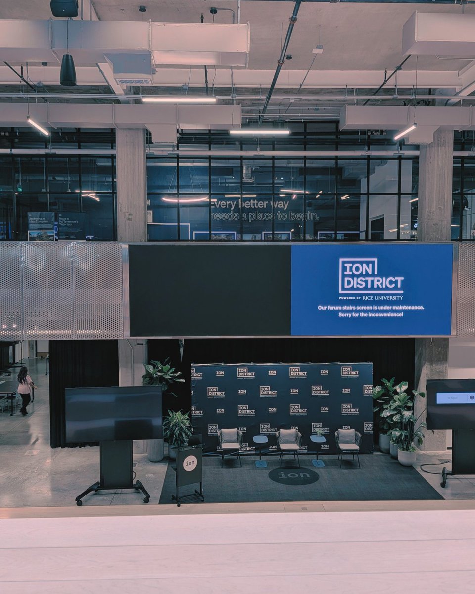 junaidmianrph's tweet photo. Empty rooms are eerie. 

Empty lunar bases would be worse.

Rockets get you to orbit. Culture gets you to stay.

Wednesday morning, we fill this room.

October 7. 8:30 AM. The Ion, Forum Stairs, Houston. Free, with breakfast.

Registration link below⬇️ https://t.co/JIf5JM17f2