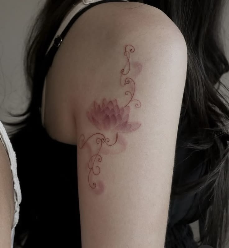 dolletedkat's tweet photo. Yio tmbn me copio mutiii 

Como me ve pinterest 

idol, tatuaje, estética y outfit https://t.co/JnL4I0RHm8