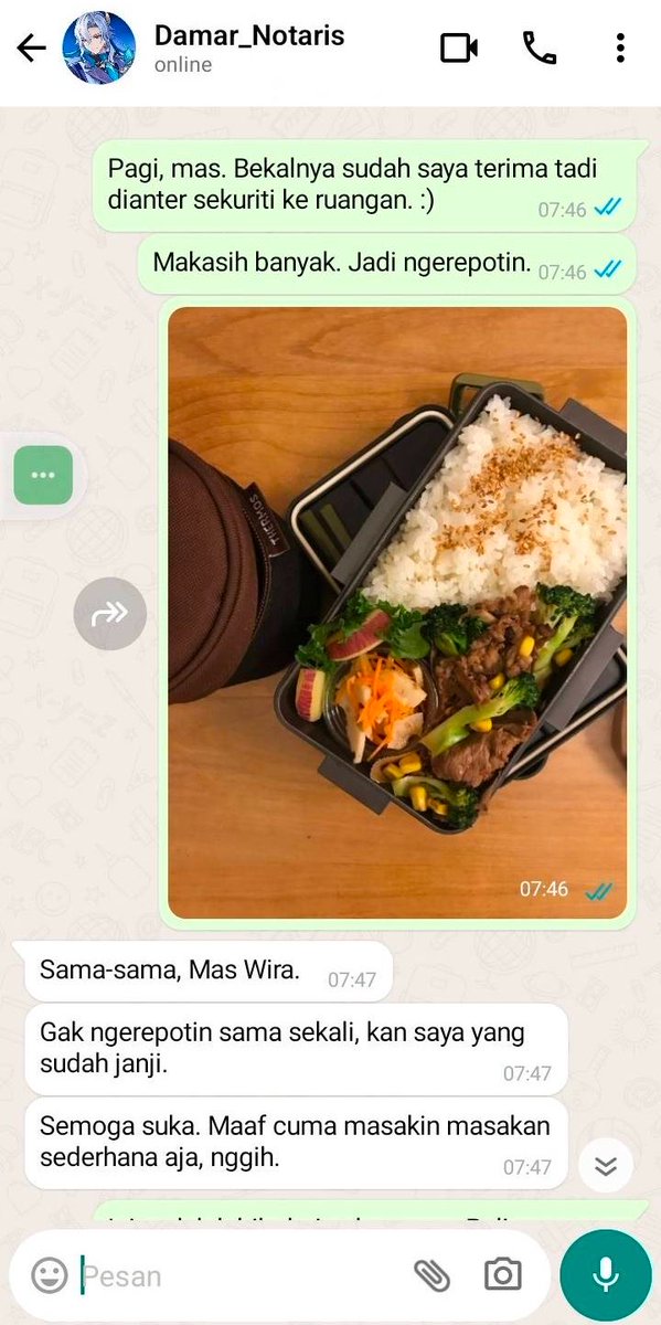 WiraHUNI's tweet photo. Selamat pagi, sadulur. Berangkat kerja pagi ini sudah dianterin bekal sama anu. 🤭

Tapi, ngomong-ngomong, di sini boleh living together? Cuma nanya aja dulu, sih... https://t.co/qWWMVMfhuY