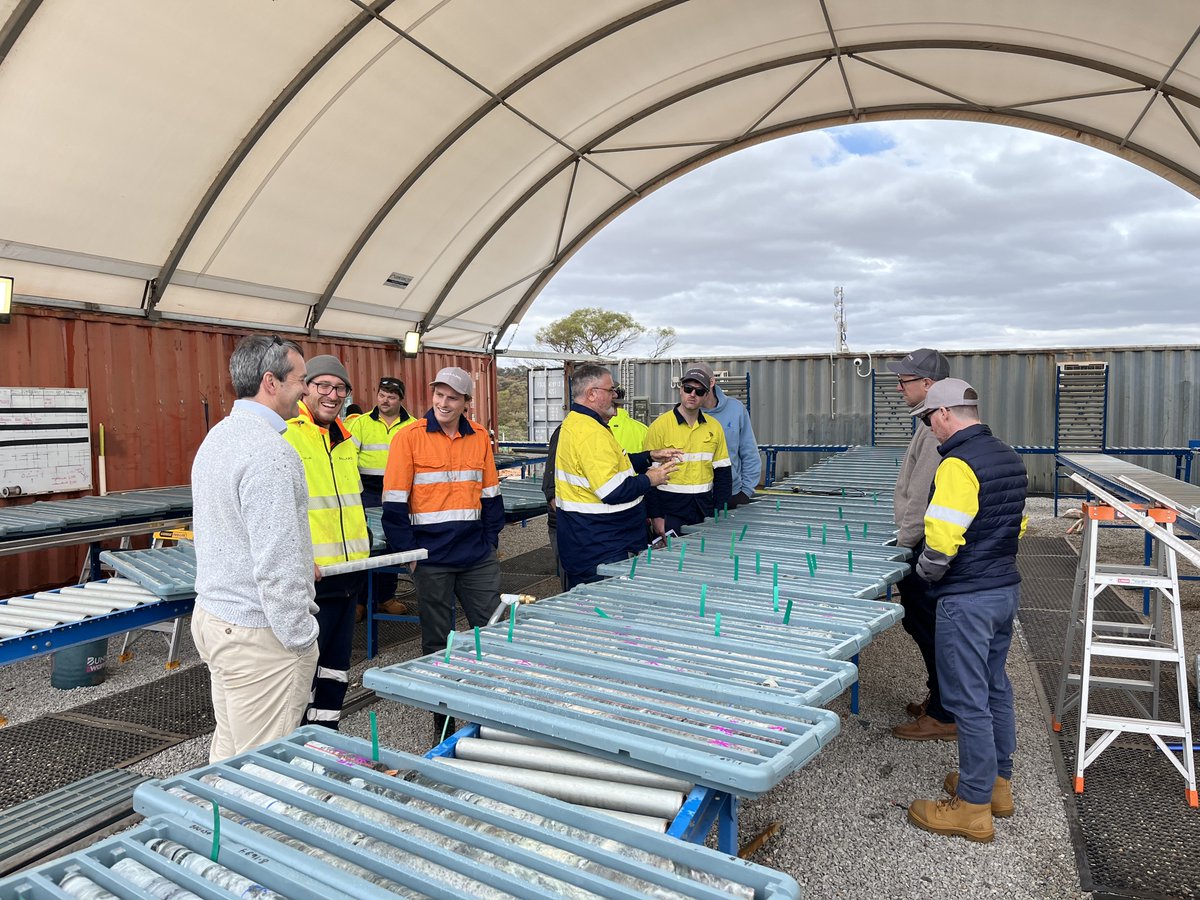 BallardMining's tweet photo. $BM1 recently hosted a group of analysts for a site visit to our +1.8 Moz Mt Ida Gold Project in Western Australia’s Eastern Goldfields. The visit provided an opportunity to see the project firsthand, including visits to the Baldock, West Knell and Golden Vale deposits. https://t.co/eecFAvLp9j