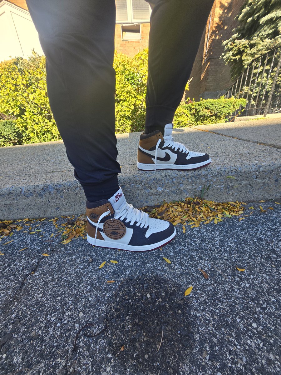 trudyspeaks's tweet photo. 👟: Jordan 1 High 'Love The Game'
🧦: Nike
.
.
.
#inmyjs #jordandepot #jumpman23 #airjordanretros #aj1squad #jordan1squad #mjmondays #checksoverstripes #SNKRSKICKCHECK #snkrsliveheatingup #unboxedapp https://t.co/utQqUUYlT7