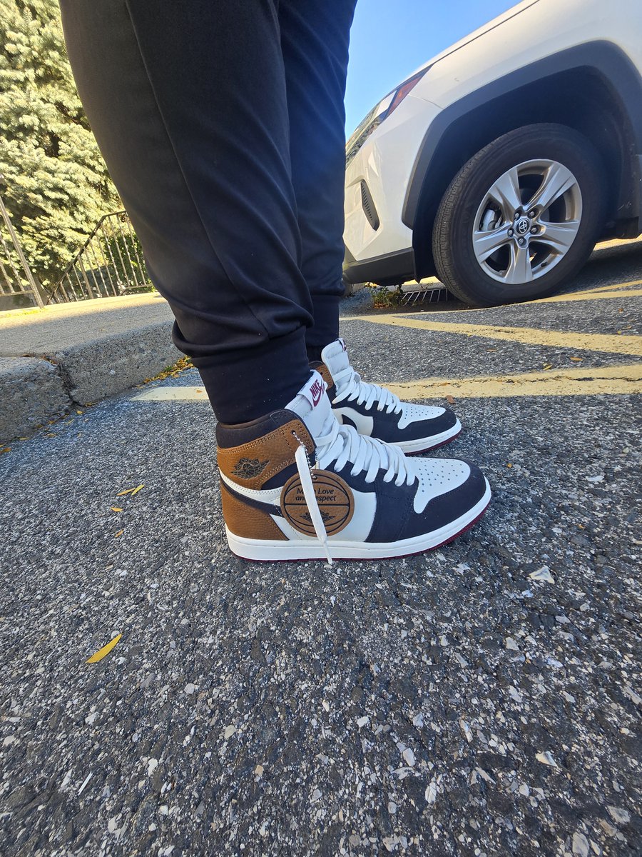 trudyspeaks's tweet photo. 👟: Jordan 1 High 'Love The Game'
🧦: Nike
.
.
.
#inmyjs #jordandepot #jumpman23 #airjordanretros #aj1squad #jordan1squad #mjmondays #checksoverstripes #SNKRSKICKCHECK #snkrsliveheatingup #unboxedapp https://t.co/utQqUUYlT7
