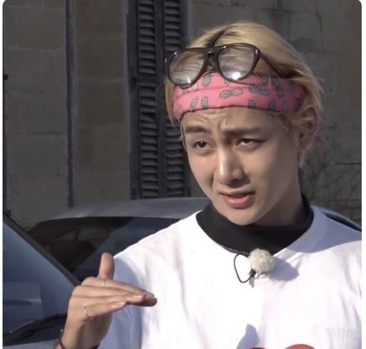PacketMon_0x's tweet photo. yo: te amo taehyung mexicano 🗣️

taehyung mexicano: y yo a ti ciudadano promedio https://t.co/bV5omAiFhw