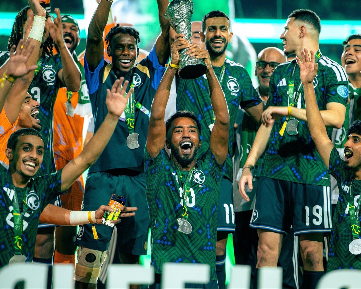 _MukhtarAli's tweet photo. اللهم ربي ولك الحمد والشكر 
الف مبروك تحقيق بطولة كأس الخليج شكراً لزملائي اللاعبين شكراً للجهاز الفني شكراً لطاقم الإداري شكراً جماهير مملكتنا الحبيبة على دعمكم  لنا وبإذن لله الجاي افضل 🤍💚🏆 https://t.co/4506Q9BzqZ