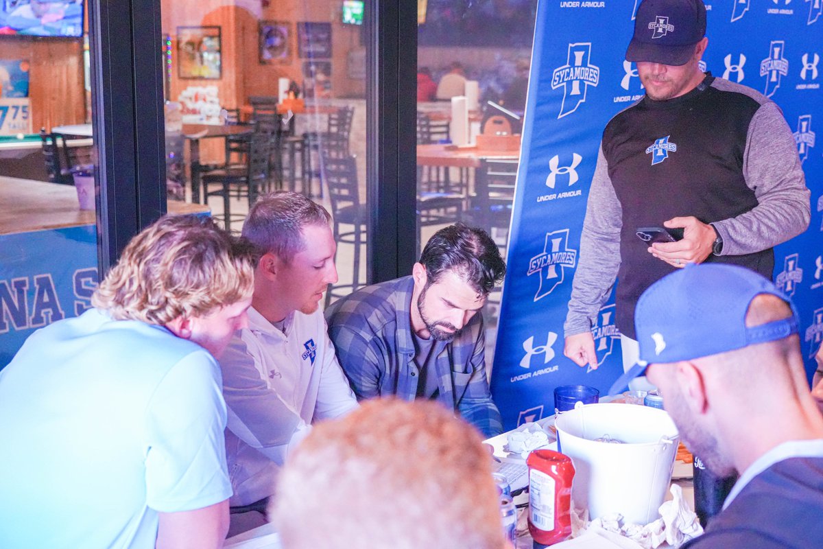 IndStBaseball's tweet photo. Draft night for Thursday's @IndStBaseball World Series with Team Dorsett and Team Ruoff in the house!

#MarchOn https://t.co/S6RmocaEoy