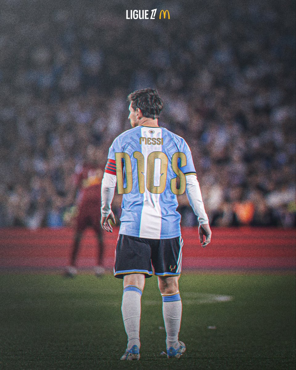 Ligue1_ESP's tweet photo. D10S 🐐 https://t.co/RAkfSgZWLf