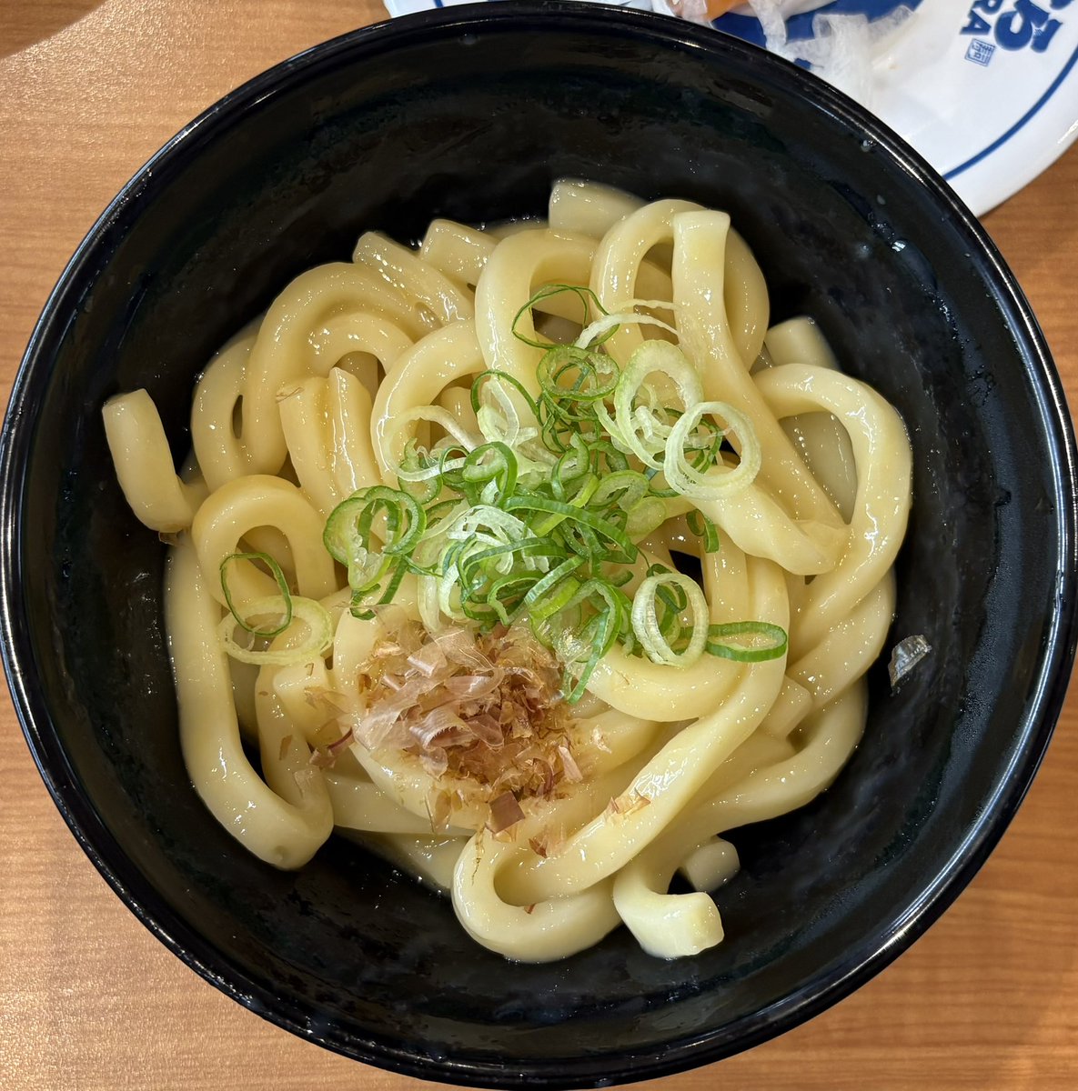 menchankitakyu's tweet photo. 2026年【181杯目】🍜

《くら寿司 小倉徳力店》
讃岐特製たまご醤油うどん

10月8杯目✊
たくさんラーメンの種類あったけど
抱っこ紐参戦だったため断念🫩
昼ご飯と夜ご飯の間のおやつで行ったのに
普通に10皿以上食べてしまった🍣 https://t.co/2rfcWdAFim