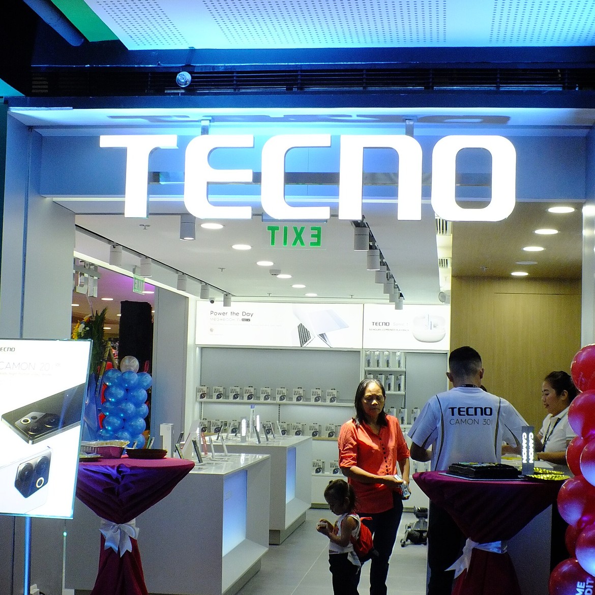 promptdora's tweet photo. HK.2636 Transsion Holdings (TECNO, Infinix) opens its Hong Kong H-share IPO: 86,648,300 shares at HK$35.30–38.80, with ~HK$1,245.5m from cornerstones incl. GIC and E Fund; est. net proceeds ~HK$3,118.1m at the mid-point. Retail books close Oct 12; listing expected Oct 15. https://t.co/pb0U7EDyBD